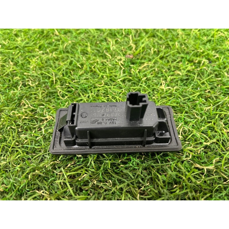 Плафон подсветки номера (оптика) AUDI A3 8V 2018 2.0 CZRA 5NA943021