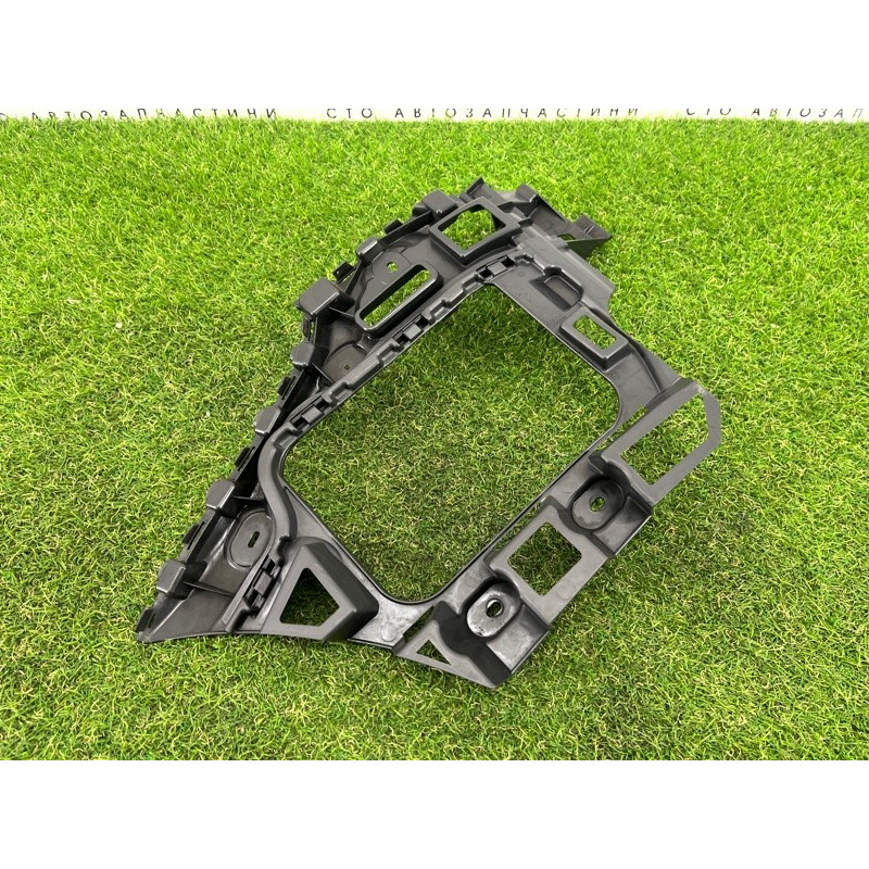 Кріплення бампера (кузов і елементи) Volkswagen Touareg NF 2012 3.6 7P6807375B