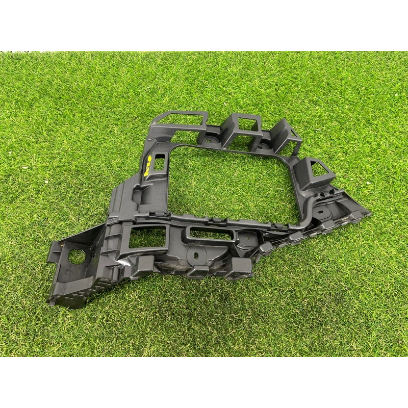 Кріплення бампера (кузов і елементи) Volkswagen Touareg NF 2012 3.6 7P6807375B
