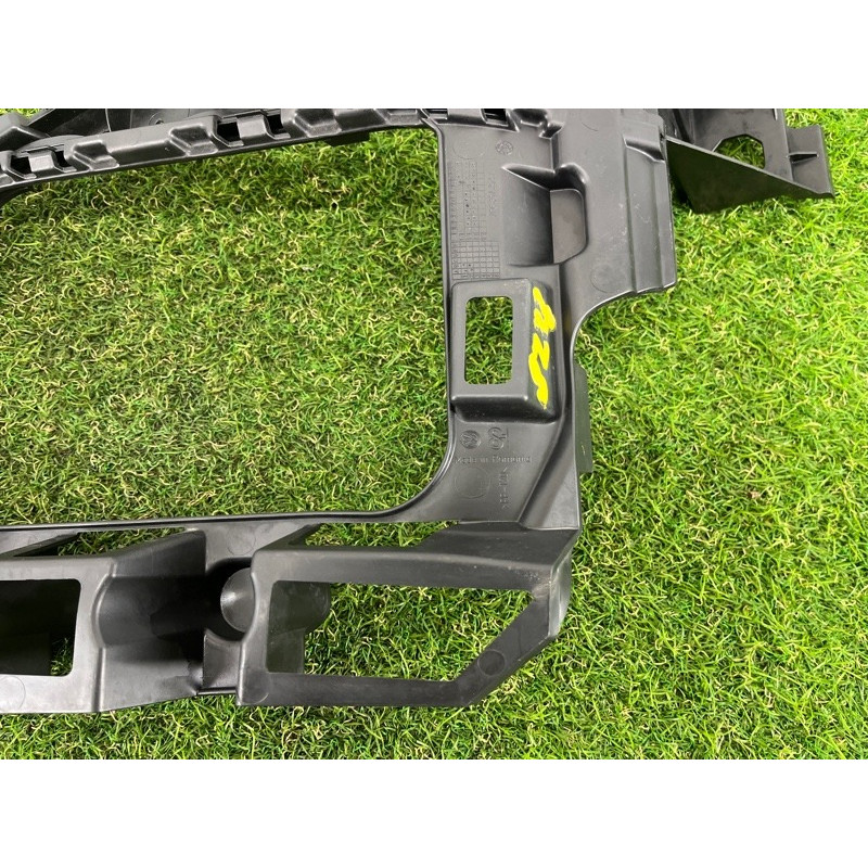 Кріплення бампера (кузов і елементи) Volkswagen Touareg NF 2012 3.6 7P6807375B