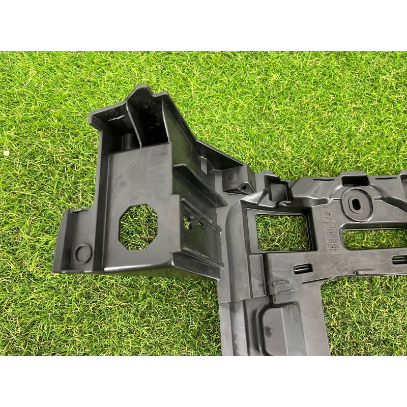 Кріплення бампера (кузов і елементи) Volkswagen Touareg NF 2012 3.6 7P6807375B
