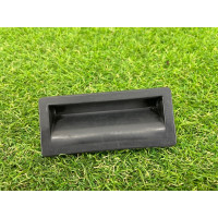 Кнопка открывания крышки багажника