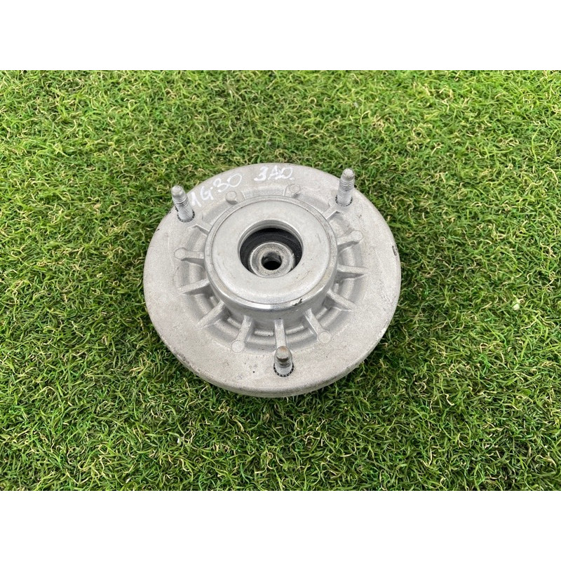 Опора стійки (підвіска) BMW 5-series G30 2017 2.0 B46B20 33506884486