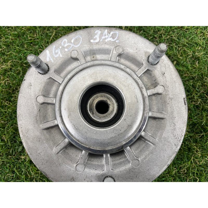 Опора стійки (підвіска) BMW 5-series G30 2017 2.0 B46B20 33506884486