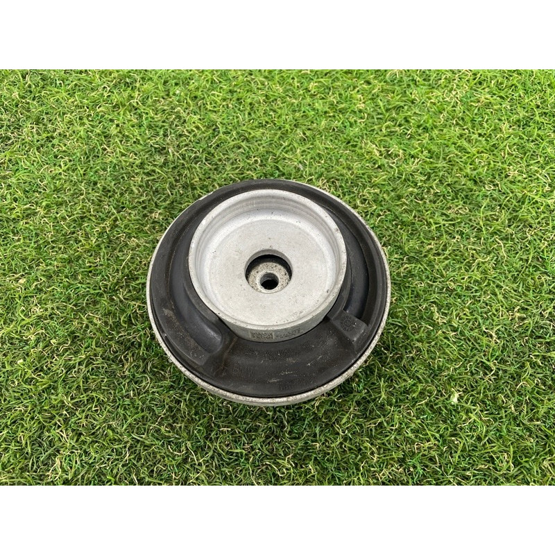 Опора стійки (підвіска) BMW 5-series G30 2017 2.0 B46B20 33506884486