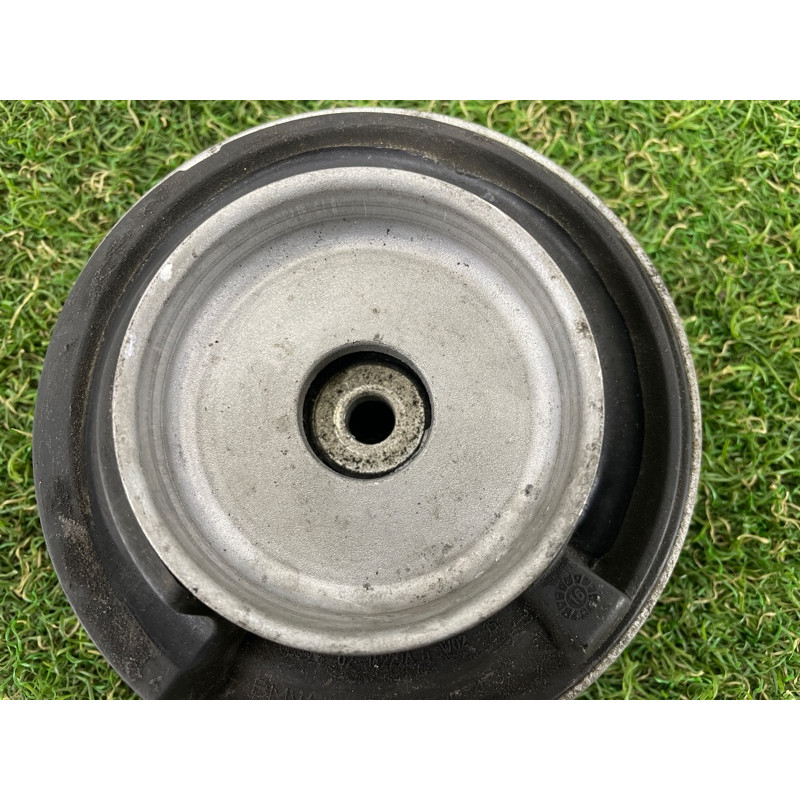 Опора стійки (підвіска) BMW 5-series G30 2017 2.0 B46B20 33506884486