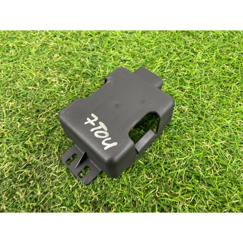 Кронштейн блока системы открывания ворот гаража (кузов и элементы) Volkswagen Touareg FL 2015 3.6 7P6907392