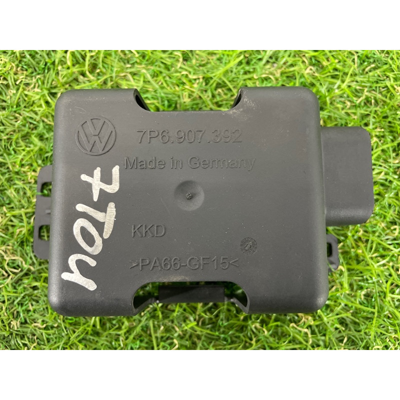 Кронштейн блока системы открывания ворот гаража (кузов и элементы) Volkswagen Touareg FL 2015 3.6 7P6907392