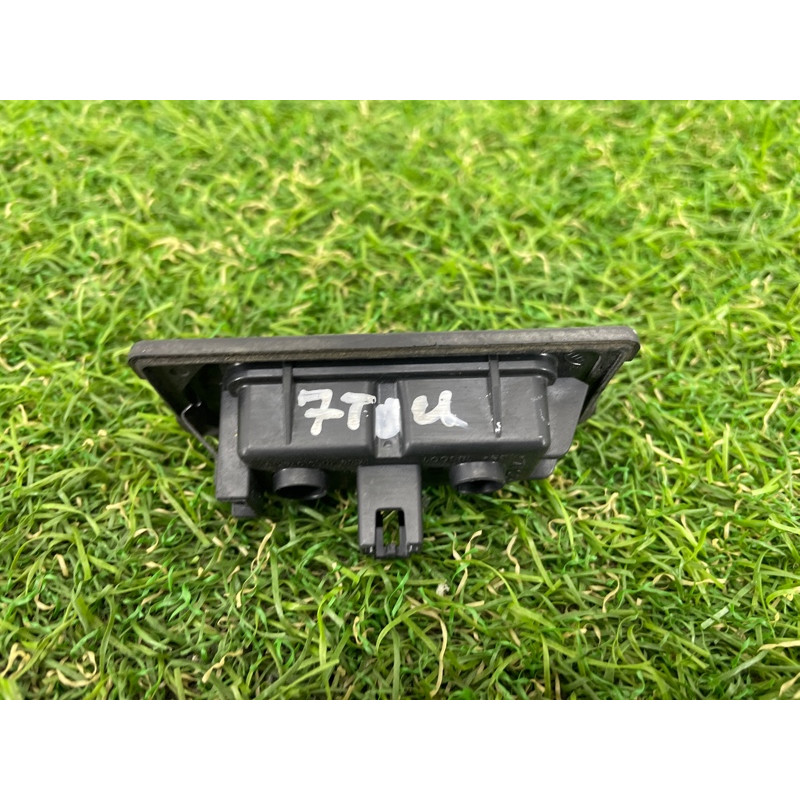 Плафон подсветки номера (оптика) Volkswagen Touareg FL 2015 3.6 3AF943021A