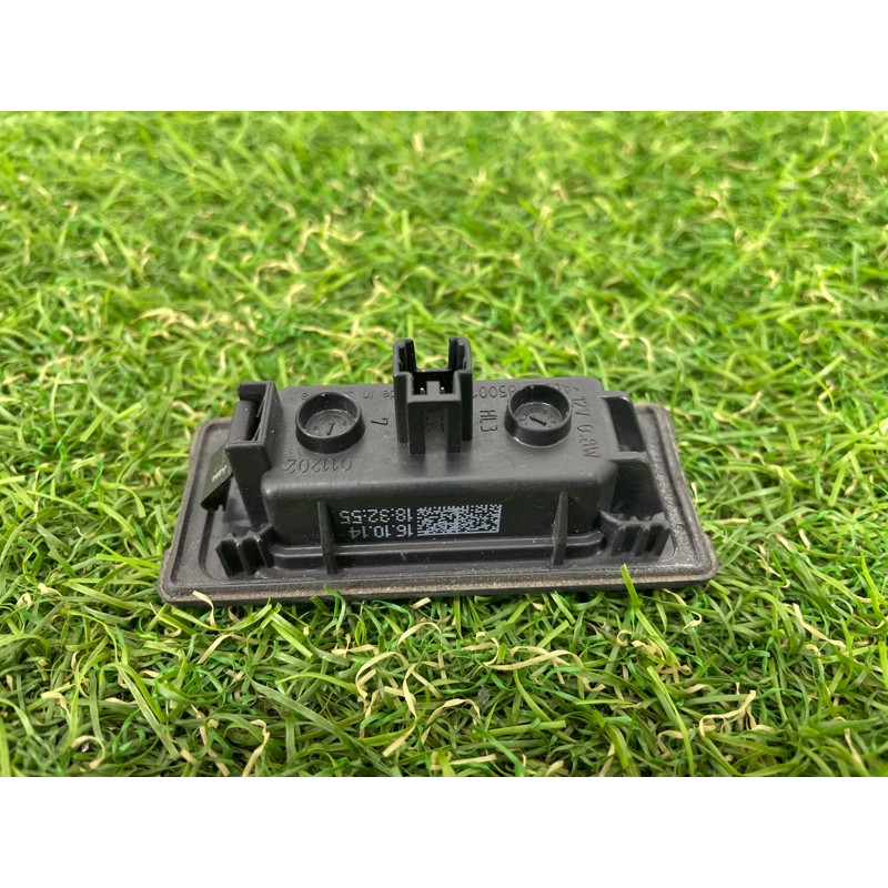 Плафон подсветки номера (оптика) Volkswagen Touareg FL 2015 3.6 3AF943021A