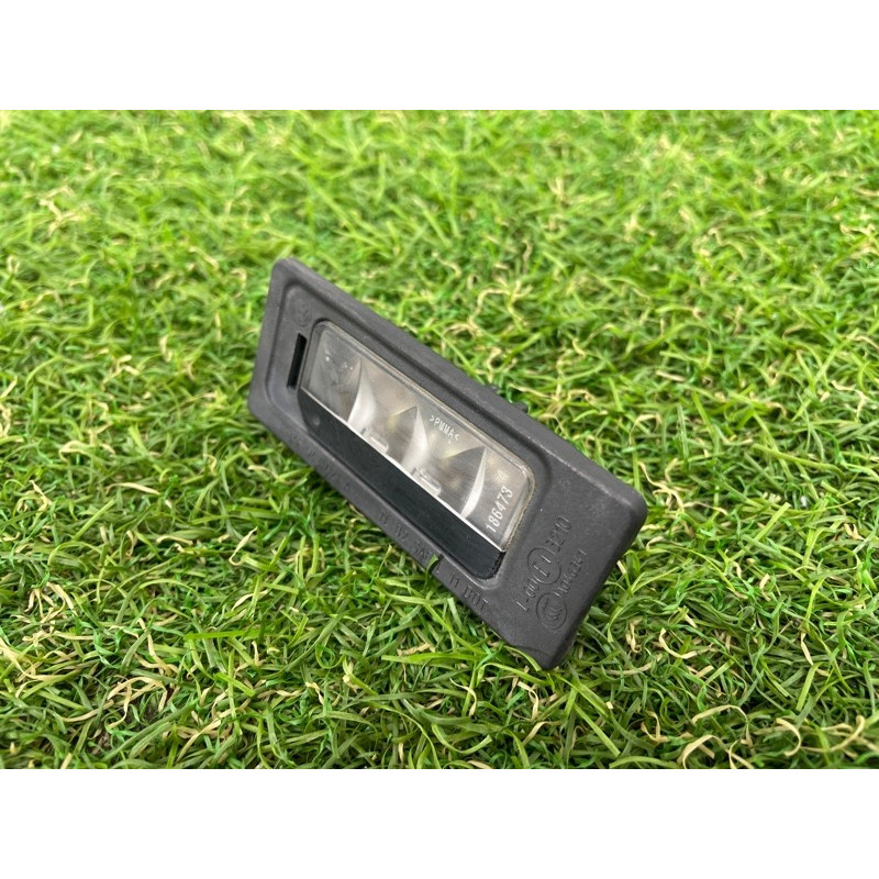 Плафон подсветки номера (оптика) Volkswagen Touareg FL 2015 3.6 3AF943021A