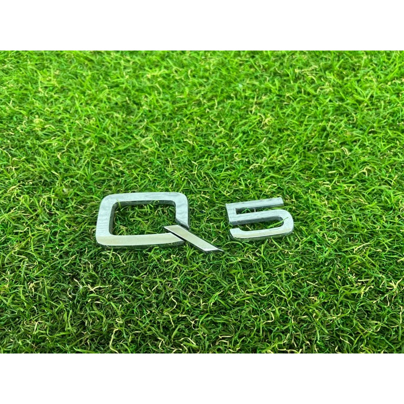 Эмблема (кузов и элементы) AUDI Q5 8R 2012 3.2 CALB 8R08537412ZZ