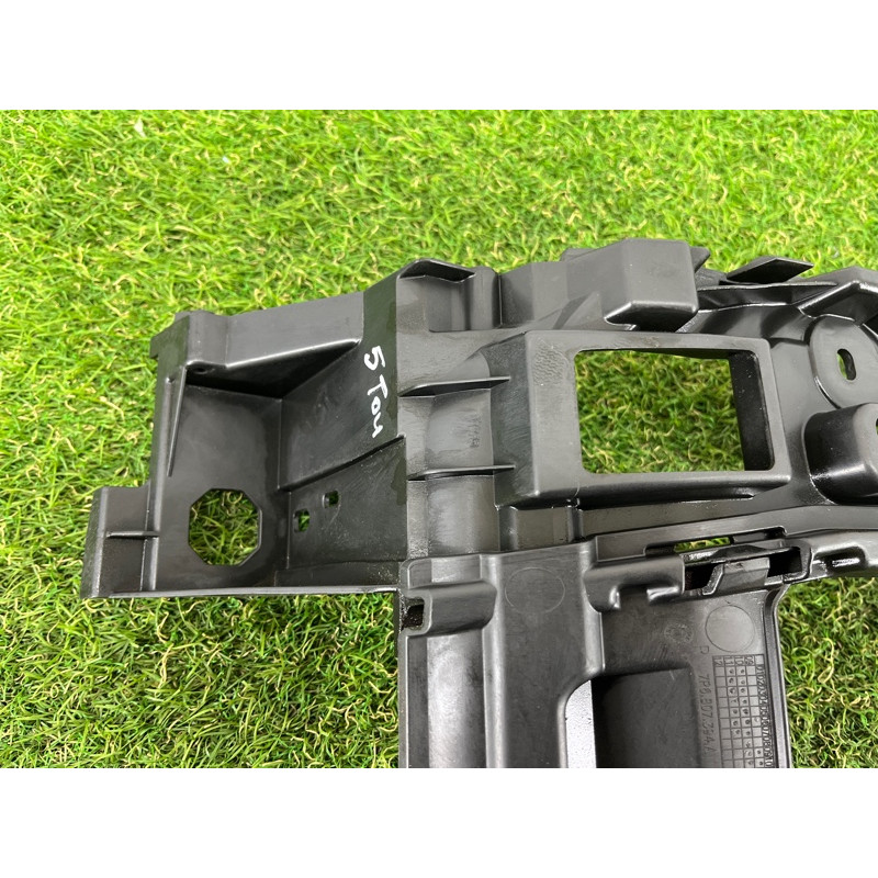 Кріплення бампера (кузов і елементи) Volkswagen Touareg NF 2012 3.0 7P6807376B