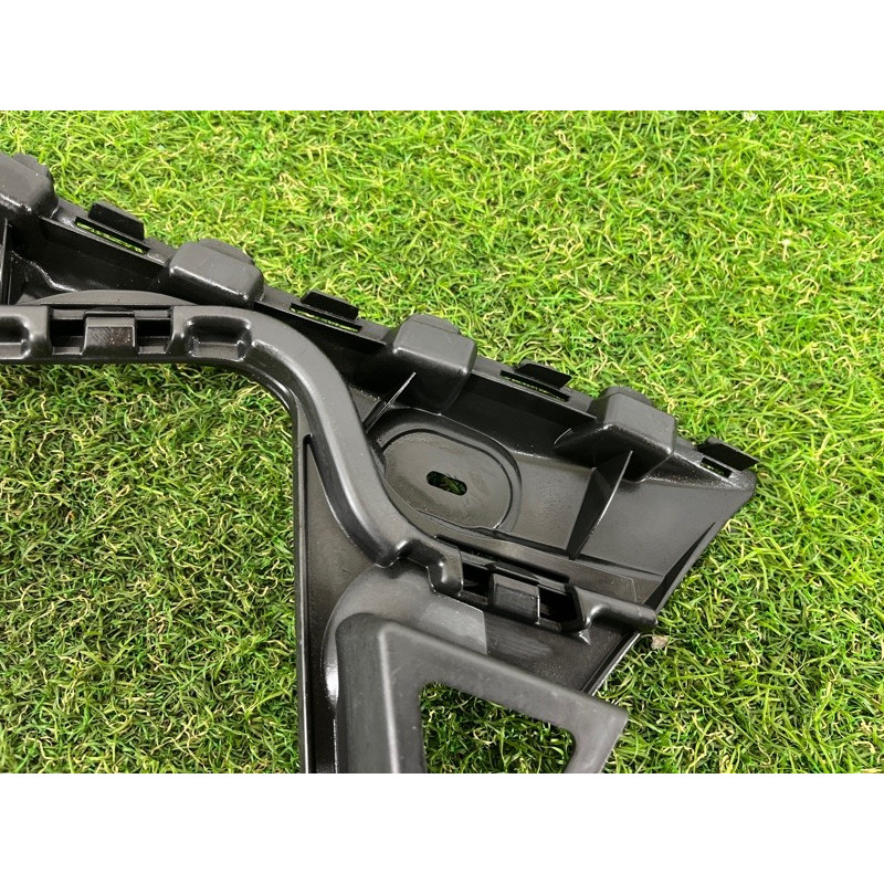 Кріплення бампера (кузов і елементи) Volkswagen Touareg NF 2012 3.0 7P6807376B