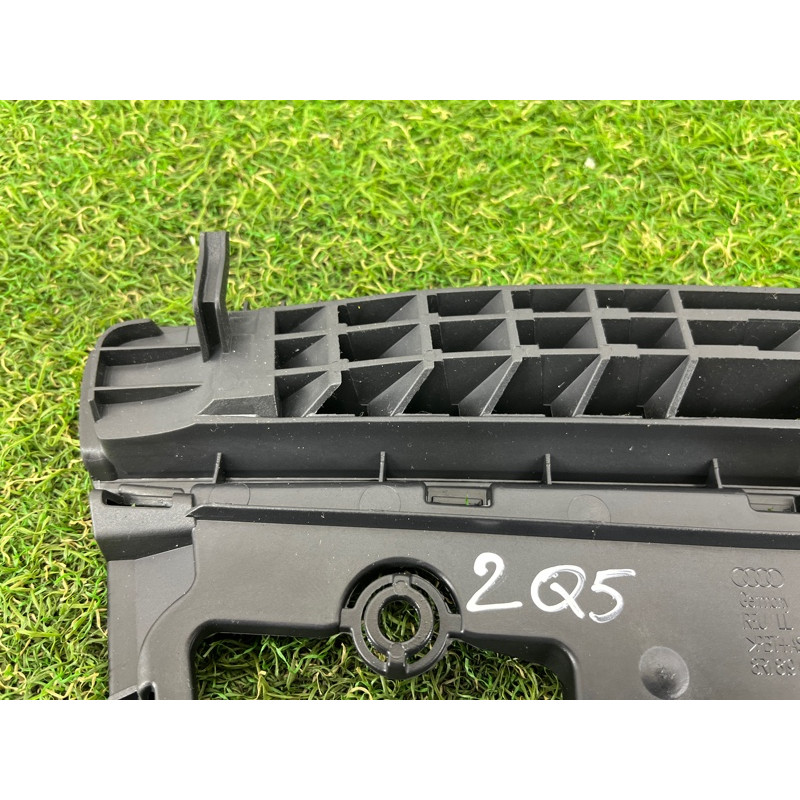 Накладка торпеды (салон) AUDI Q5 8R 2012 3.2 CALB 8R1819635A6PS