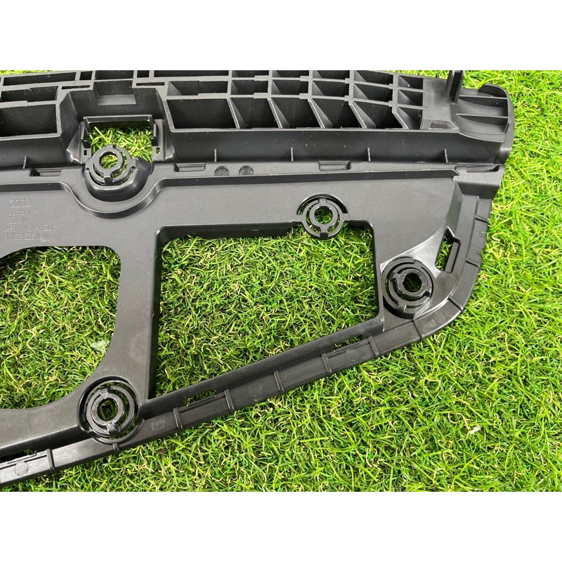 Накладка торпеды (салон) AUDI Q5 8R 2012 3.2 CALB 8R1819635A6PS