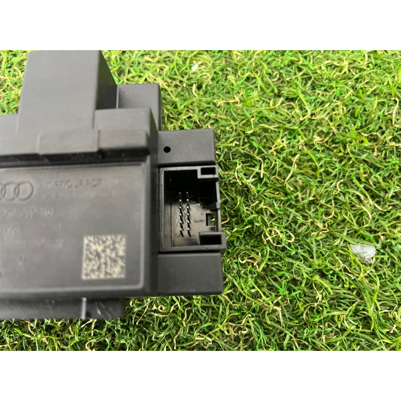 Замок запалювання (електрика) AUDI Q5 8R 2012 3.2 CALB 8K0909131D
