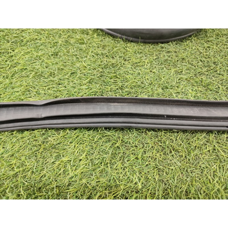 Уплотнитель проема двери (кузов и элементы) Dodge Durango WD 2015 5.7 HEMi 55399256AE