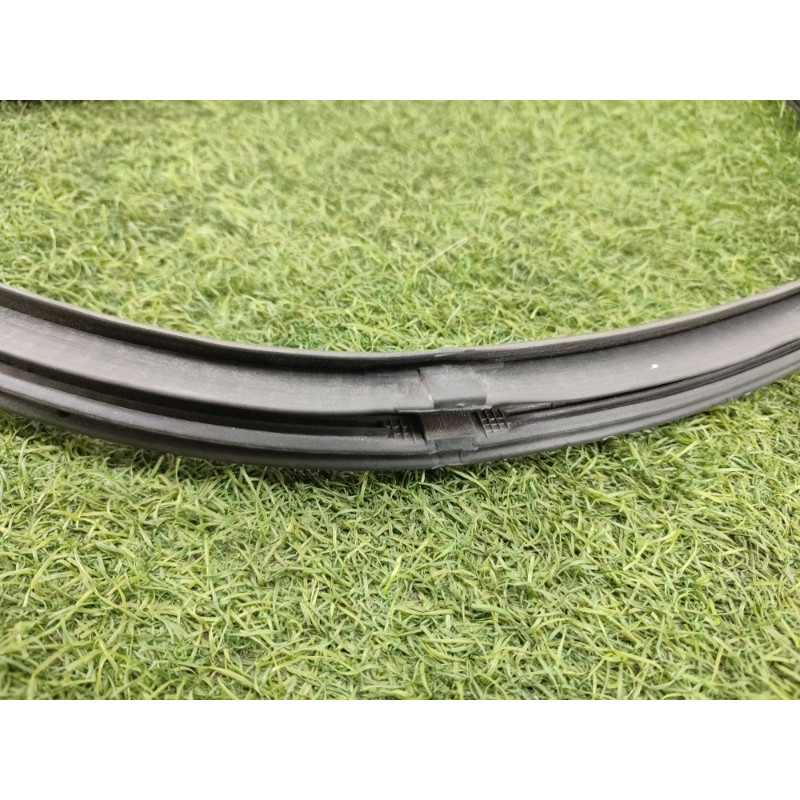 Уплотнитель проема двери (кузов и элементы) Dodge Durango WD 2015 5.7 HEMi 55399256AE