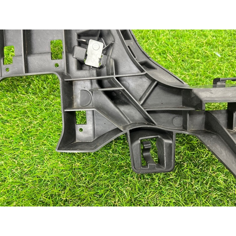 Крепление бампера (кузов и элементы) AUDI A3 8V 2018 2.0 CZRA 8V5807385D