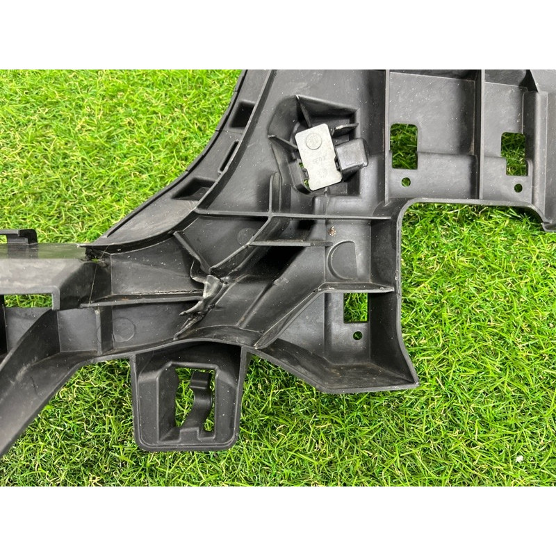 Крепление бампера (кузов и элементы) AUDI A3 8V 2018 2.0 CZRA 8V5807385D