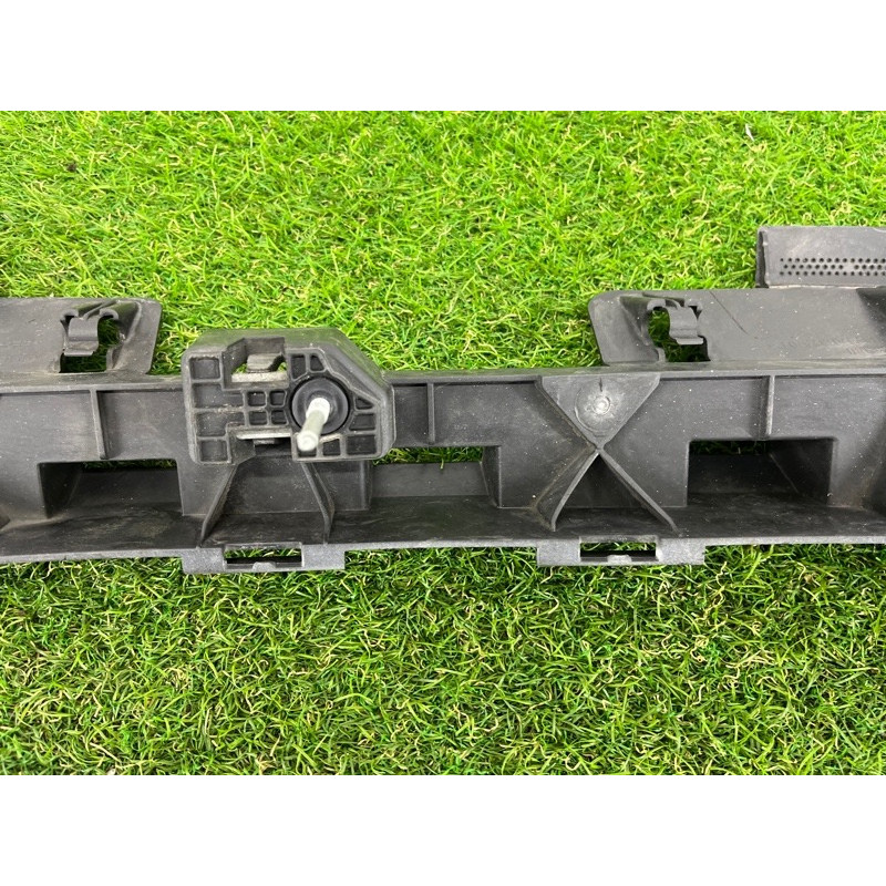 Крепление бампера (кузов и элементы) AUDI A3 8V 2018 2.0 CZRA 8V5807385D