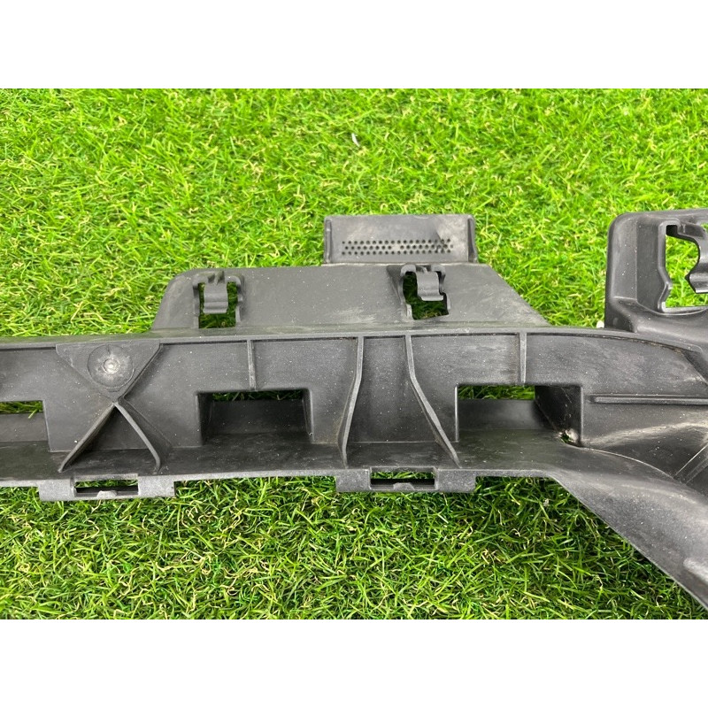 Крепление бампера (кузов и элементы) AUDI A3 8V 2018 2.0 CZRA 8V5807385D