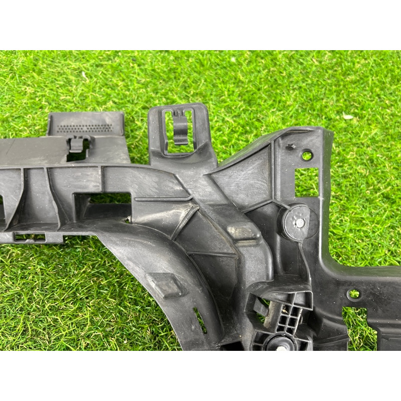 Крепление бампера (кузов и элементы) AUDI A3 8V 2018 2.0 CZRA 8V5807385D