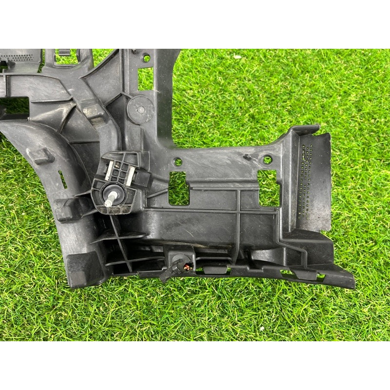 Крепление бампера (кузов и элементы) AUDI A3 8V 2018 2.0 CZRA 8V5807385D