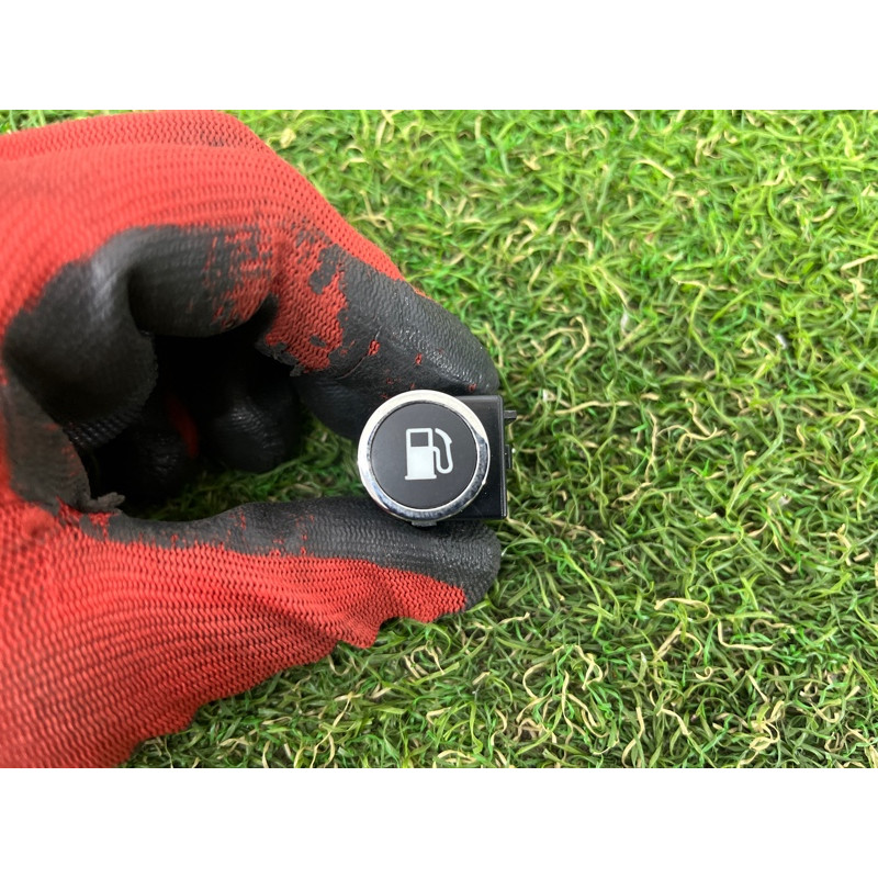 Кнопка открытия лючка топливного бака (электрика / кнопки) Jeep Grand Cherokee WK2 2017 3.6 68164107AA