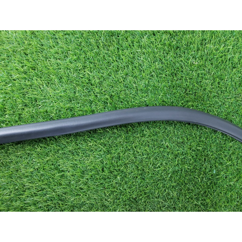 Уплотнитель проема двери (кузов и элементы) Cadillac Xt5 1 2016 3.6 84057842