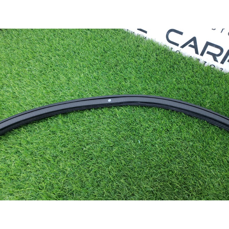 Уплотнитель проема двери (кузов и элементы) Cadillac Xt5 1 2016 3.6 84057842