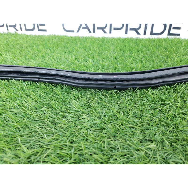 Уплотнитель проема двери (кузов и элементы) Cadillac Xt5 1 2016 3.6 84057842