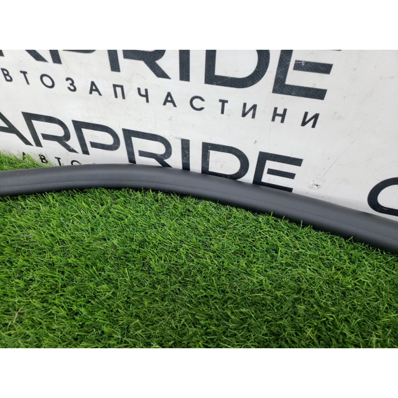 Уплотнитель проема двери (кузов и элементы) Cadillac Xt5 1 2016 3.6 84057841