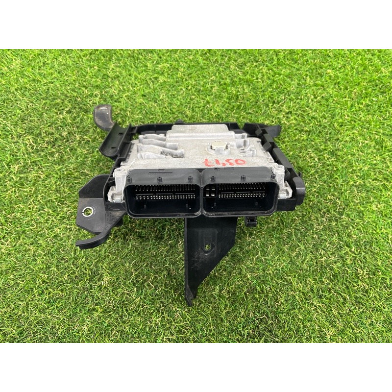 Блок управления двигателем (электрика / блок управления) AUDI A4 B9 2017 2.0 06L907425