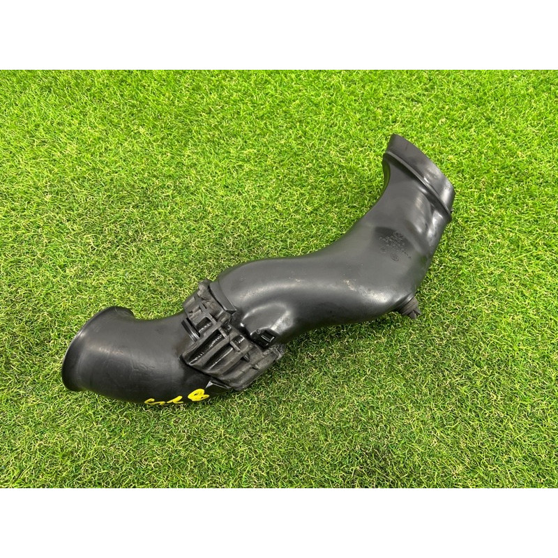 Патрубок воздушного фильтра (впускная система) Volkswagen Touareg NF 2012 3.6 7P6129609A