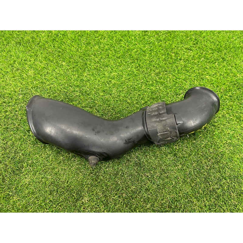 Патрубок воздушного фильтра (впускная система) Volkswagen Touareg NF 2012 3.6 7P6129609A