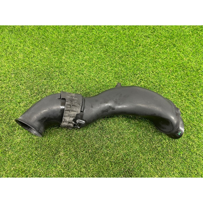 Патрубок воздушного фильтра (впускная система) Volkswagen Touareg NF 2012 3.6 7P6129609A