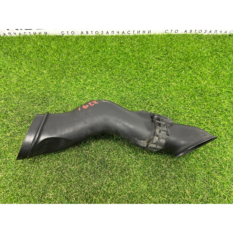 Патрубок воздушного фильтра (впускная система) Volkswagen Touareg FL 2015 3.6 7P6129609B