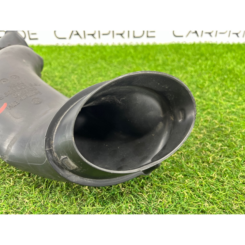 Патрубок воздушного фильтра (впускная система) Volkswagen Touareg FL 2015 3.6 7P6129609B