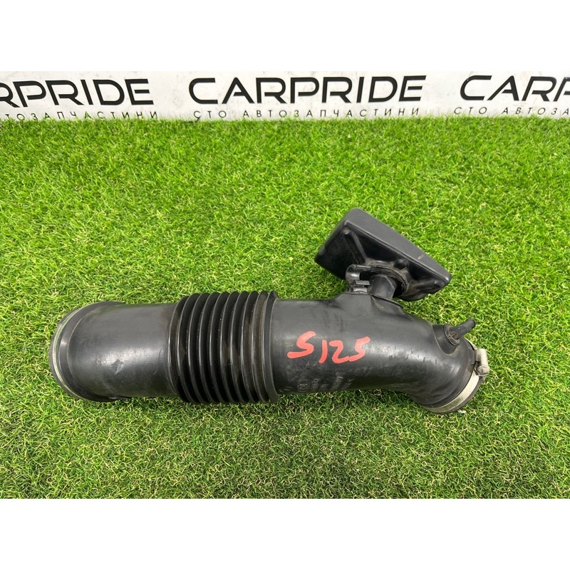 Патрубок воздушного фильтра (впускная система) AUDI Q5 8R 2012 3.2 CALB 06E129629S