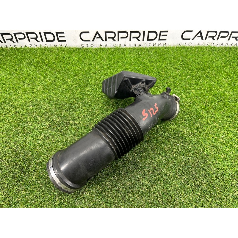 Патрубок воздушного фильтра (впускная система) AUDI Q5 8R 2012 3.2 CALB 06E129629S