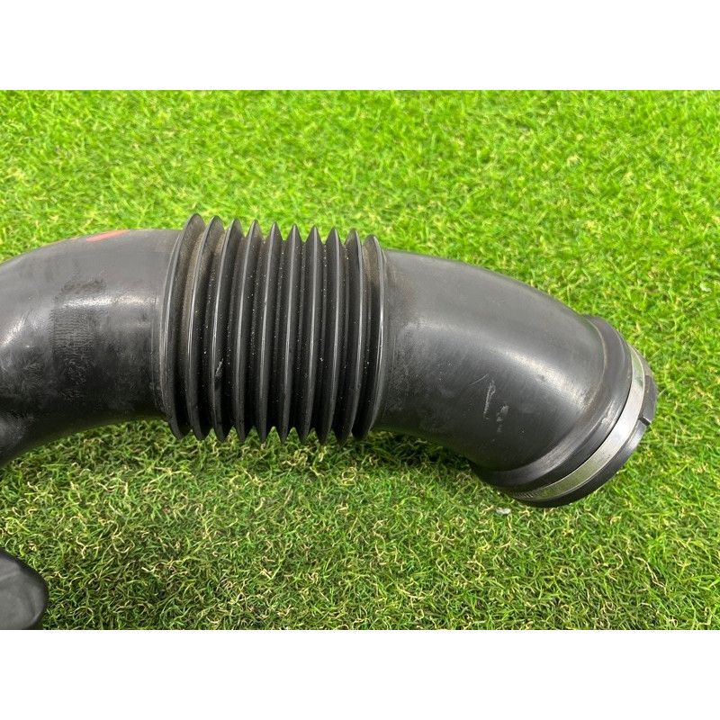 Патрубок воздушного фильтра (впускная система) AUDI Q5 8R 2012 3.2 CALB 06E129629S