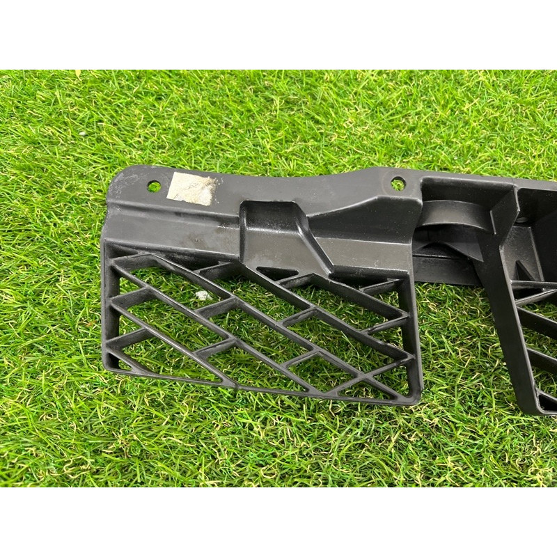 Крепление бампера (кузов и элементы) Volkswagen Touareg FL 2015 3.6 7P6807863A