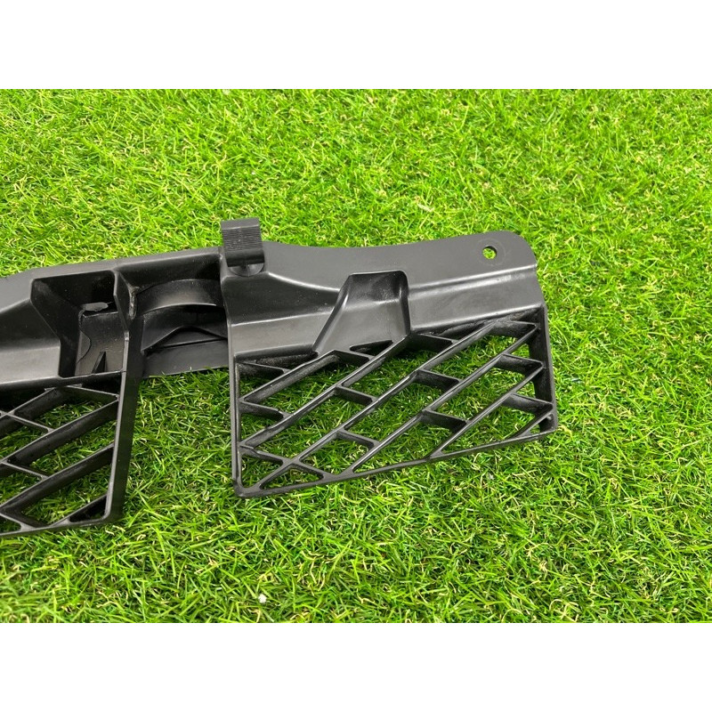 Крепление бампера (кузов и элементы) Volkswagen Touareg FL 2015 3.6 7P6807863A