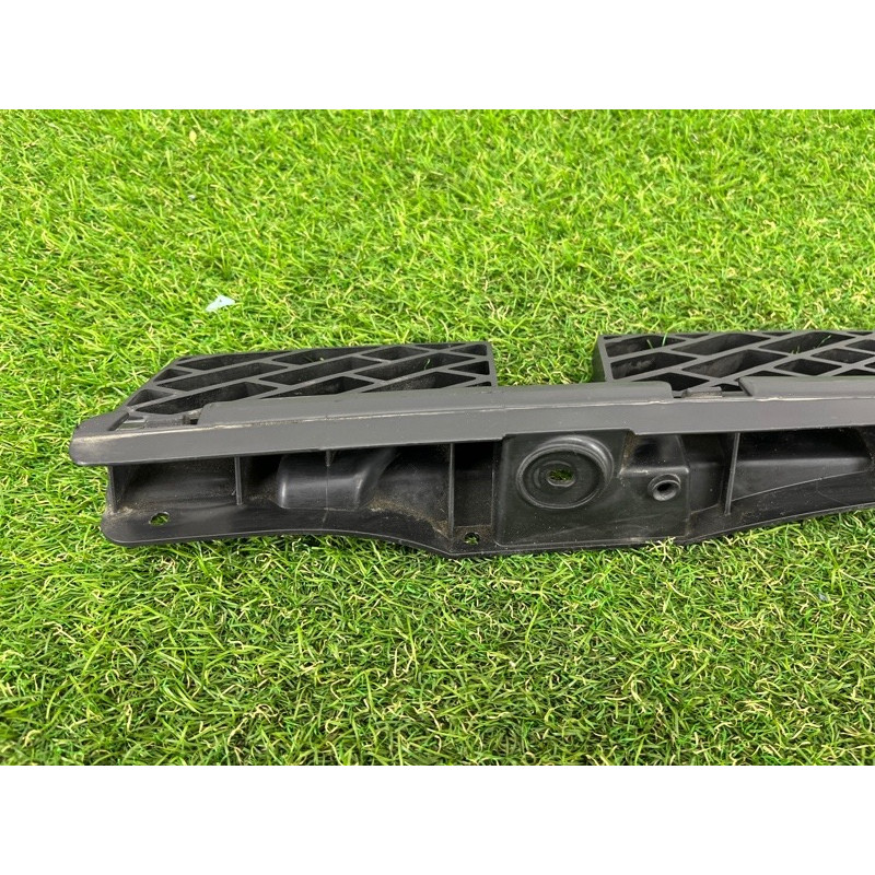 Крепление бампера (кузов и элементы) Volkswagen Touareg FL 2015 3.6 7P6807863A