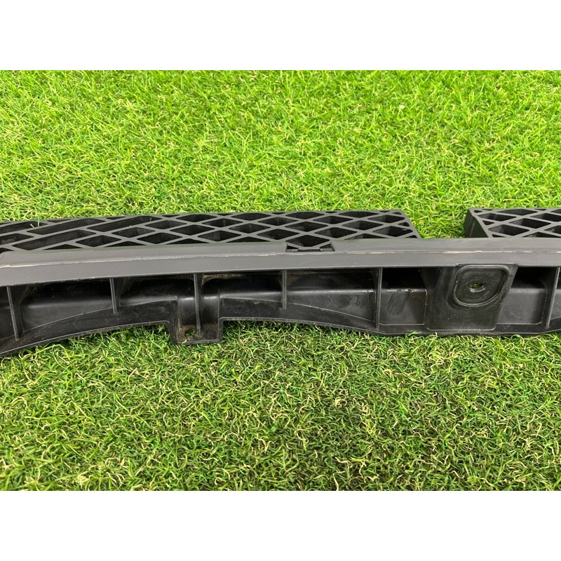 Крепление бампера (кузов и элементы) Volkswagen Touareg FL 2015 3.6 7P6807863A