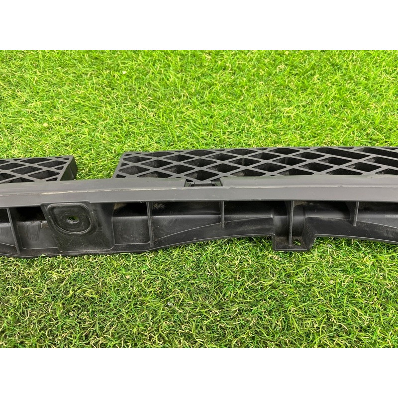 Крепление бампера (кузов и элементы) Volkswagen Touareg FL 2015 3.6 7P6807863A