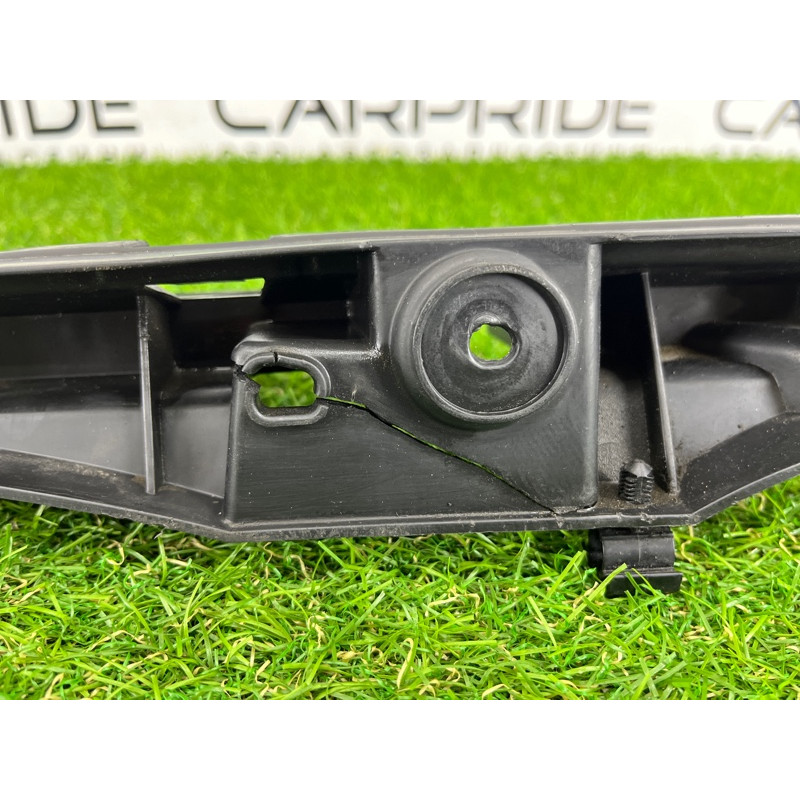 Крепление бампера (кузов и элементы) Volkswagen Touareg FL 2015 3.6 7P6807863A