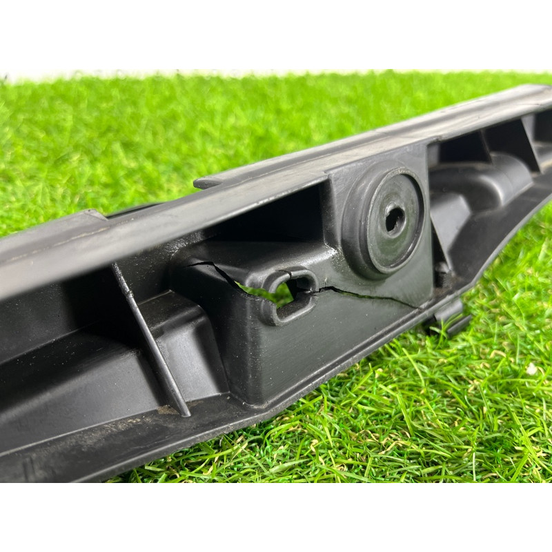 Крепление бампера (кузов и элементы) Volkswagen Touareg FL 2015 3.6 7P6807863A